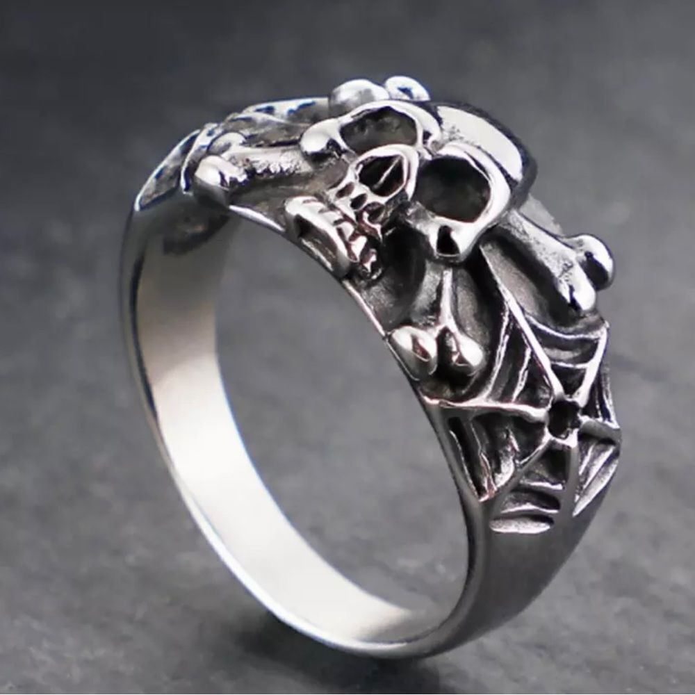‎GOTHIC SKULL RING